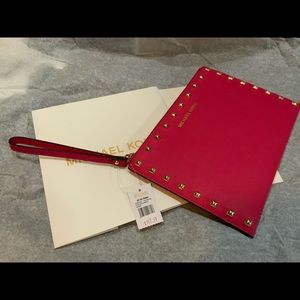 MICHAEL Kors XL Zip Clutch